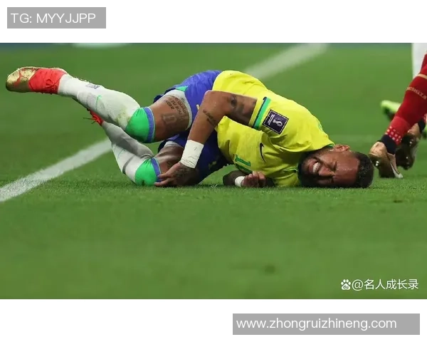 《从贫民窟到绿茵场传奇：足球巨星的奋斗与荣耀》