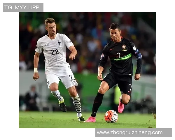 耐克足球星燃动绿茵赛场展现速度激情与荣耀时刻