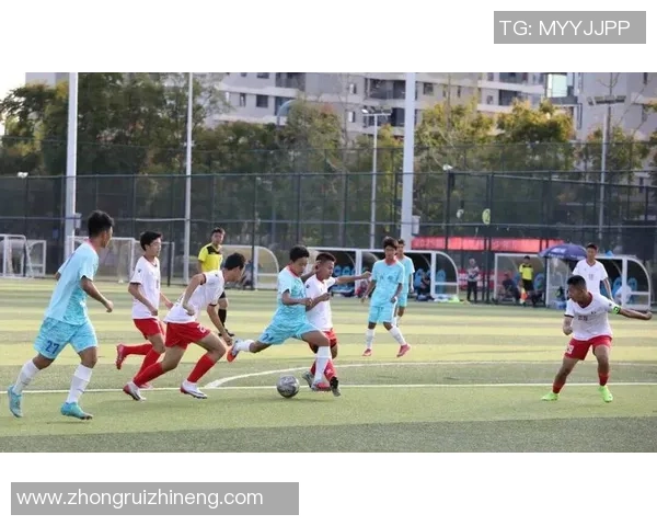 足球巨星走进大学校园 打造校园体育新风尚 促进青少年体育发展 足球巨星走进大学校园 打造校园体育新风尚 促进青少年体育发展